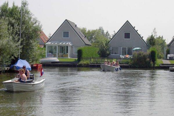 Watervilla Bungalowpark De Vlietlanden 2 - 8p