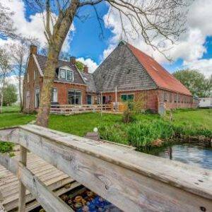 Watervilla Boerderij uit 1866 in Friesland