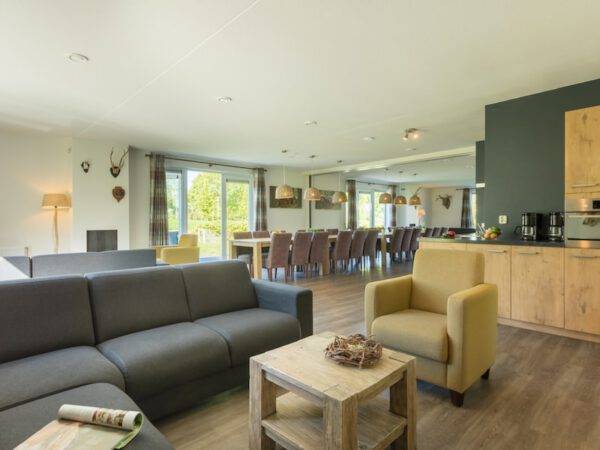 Watervilla Grote Keizerlibel 24 Paasloo