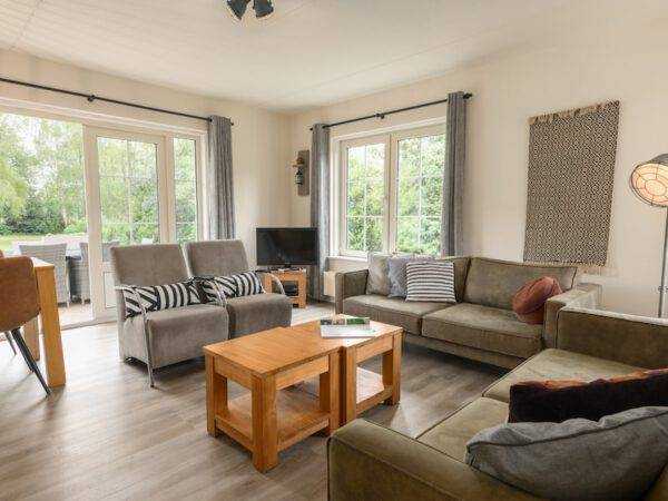 Watervilla Karekiet 8 Paasloo